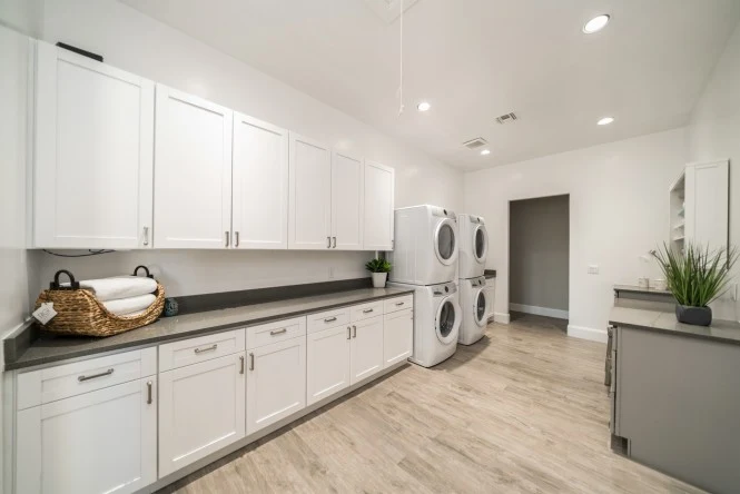 Utility suite, double laundry